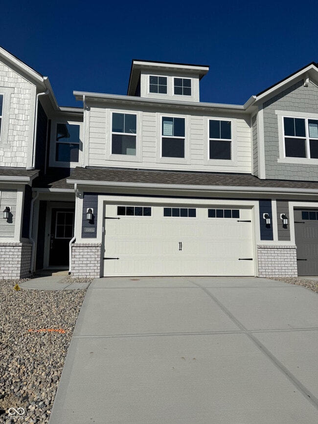 Foto del edificio - 15190 Swallow Fls Wy