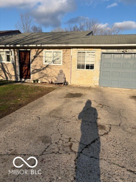 Foto del edificio - 5321 Gainsborough Ct