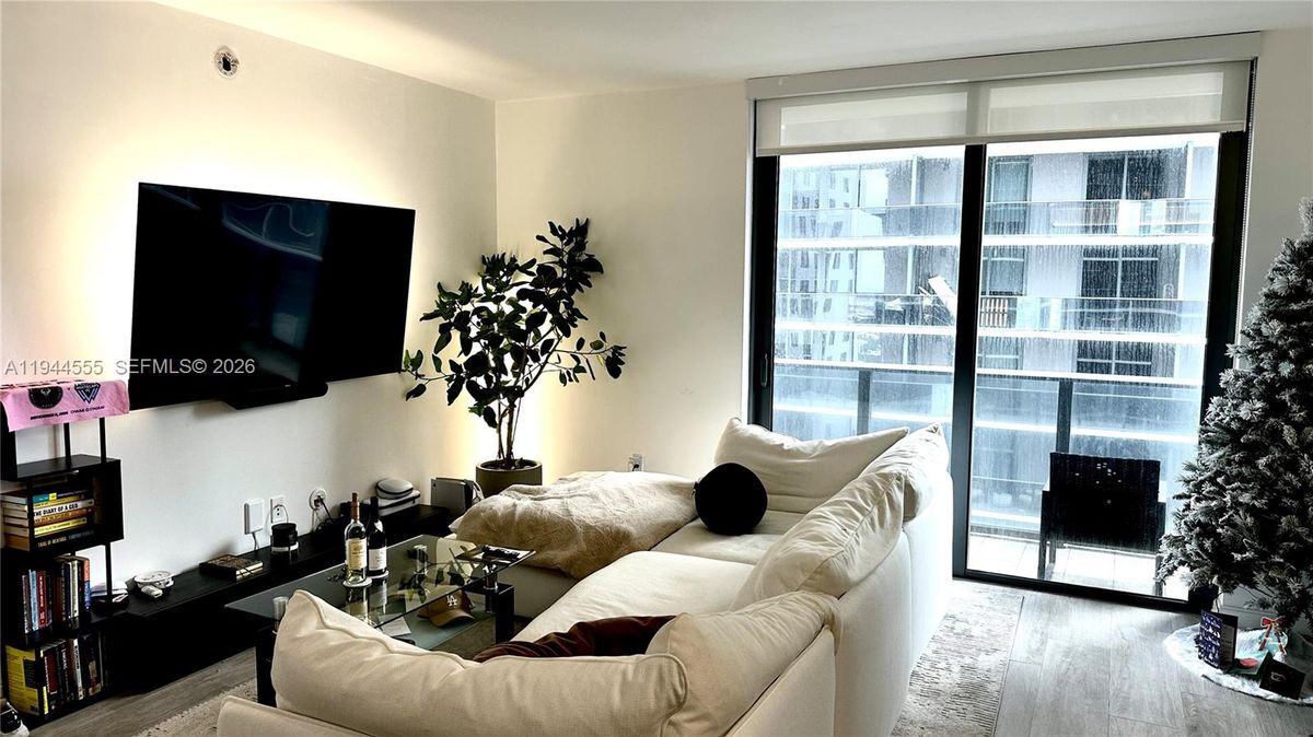 Foto del edificio - 55 SW 9th St