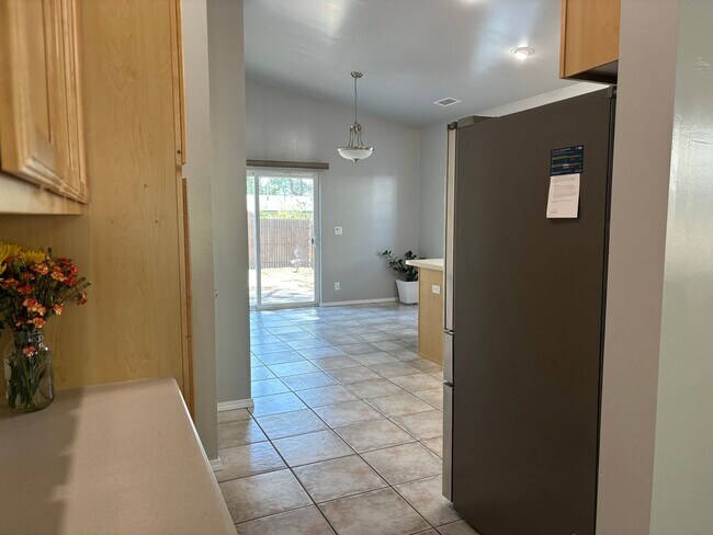 Foto del edificio - 2730 N Ellen St