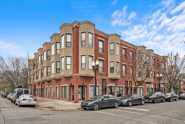 Foto del edificio - 2409 S Oakley Ave