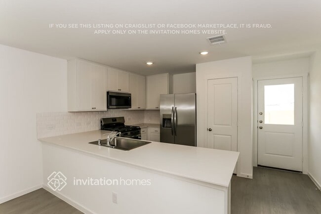 Building Photo - 3148 Lynmar Ln