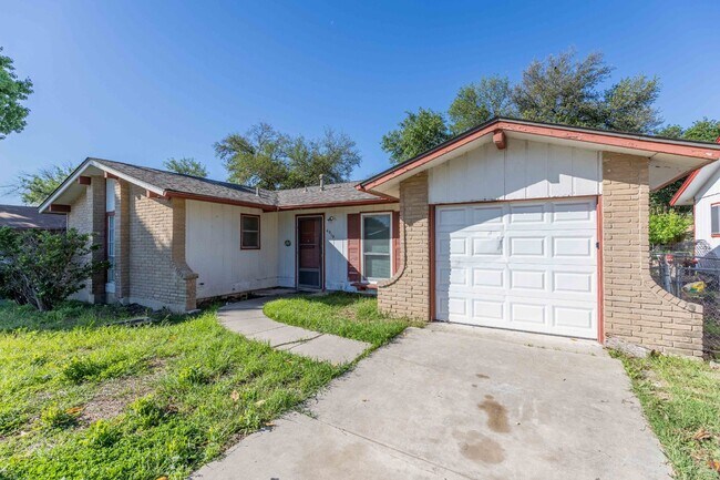 Foto del edificio - 4910 Tennyson Dr