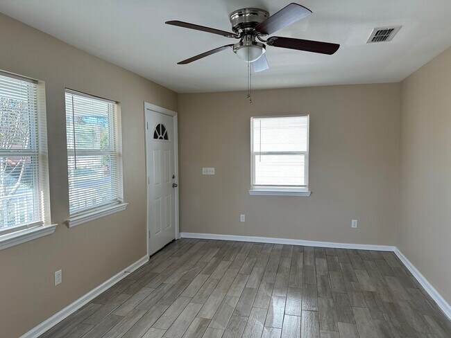 Foto del edificio - 1319 Colorado St