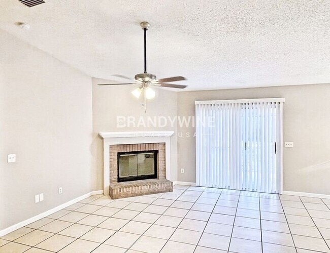Building Photo - FREE JANUARY RENT! MOVE IN BY 12/24 AND PO...