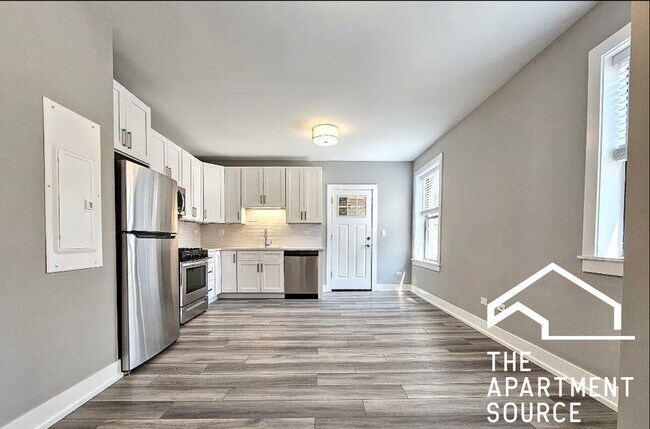 Photo - 3939 N Janssen Ave Apartment