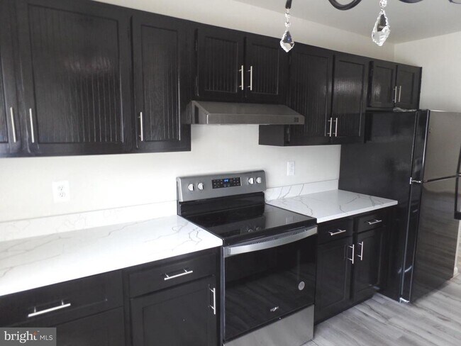 Foto del edificio - 1126 Barnaby Terrace SE