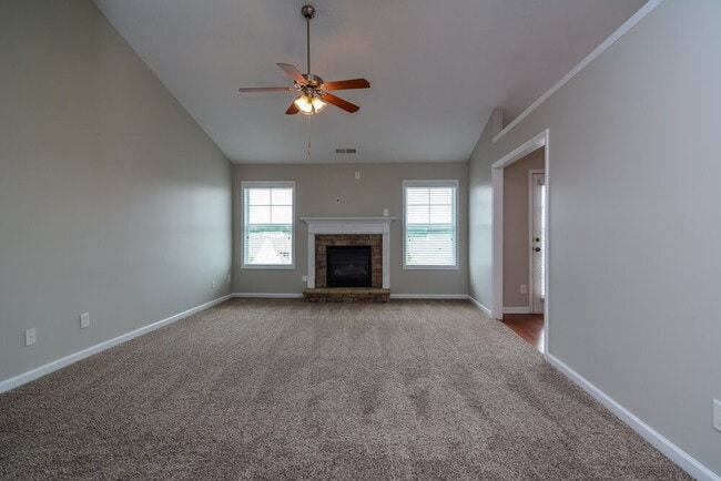 Foto del edificio - 3896 Pine Village Pl