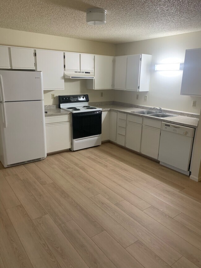 Foto del edificio - 631 Conifer St