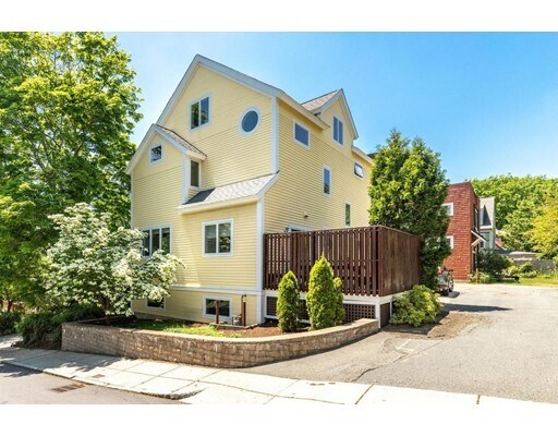 Building Photo - 54 Parley Ave