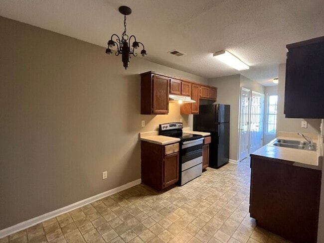 Foto del edificio - Renovated 3 Bedroom 3 Bath Townhome for Rent!