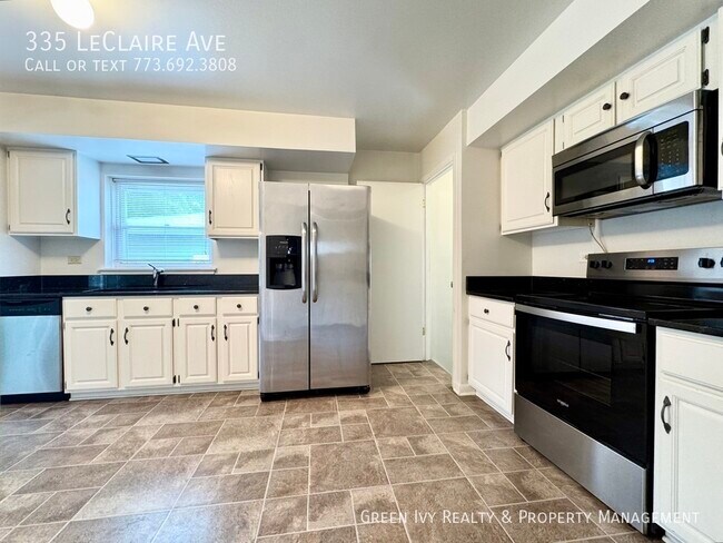 Foto del edificio - 335 Leclaire Ave