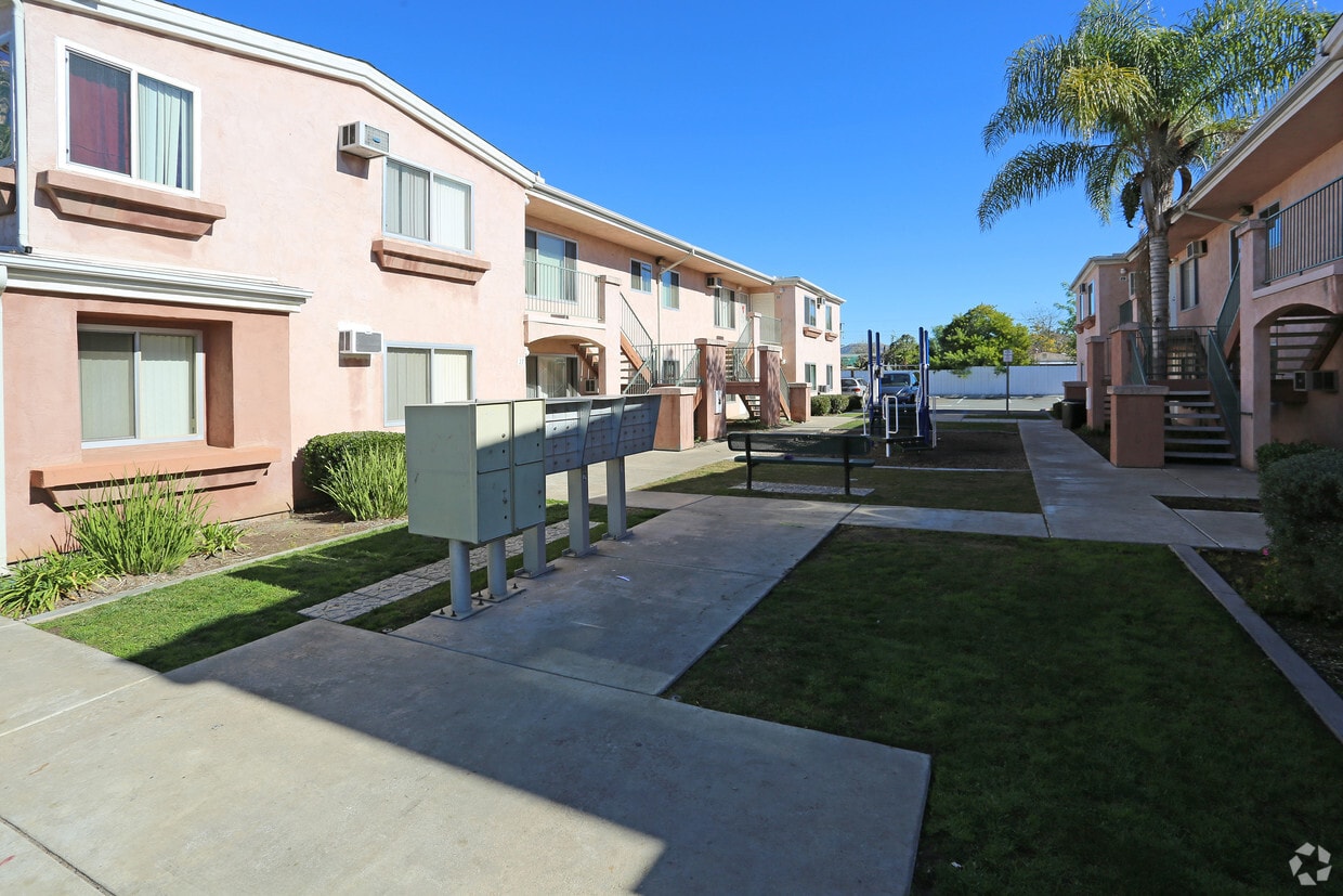 Building Photo - Laurel Village Apartments