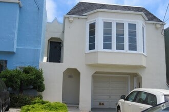 Building Photo - 2582 30th Ave