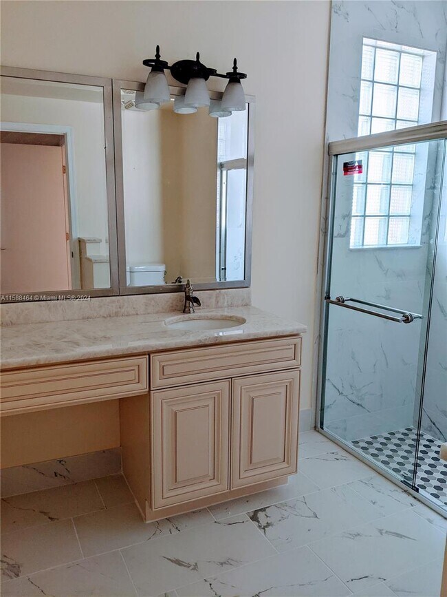 Building Photo - 14870 SW 50th Ct