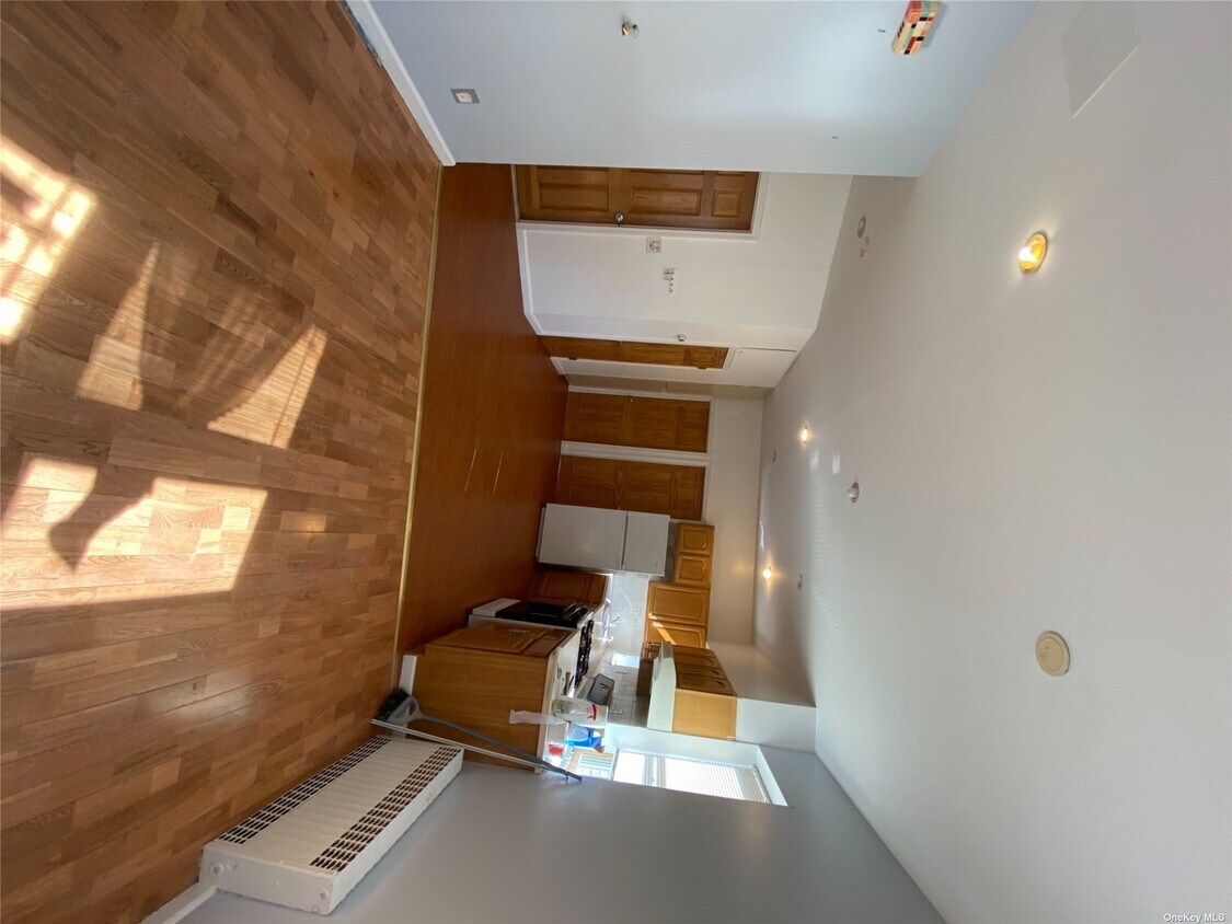 293737 Jordan St, Bayside, NY 11360 Room for Rent in Bayside, NY