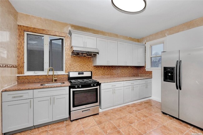 Foto del edificio - 85-30 108th St