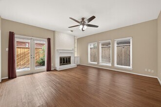 Building Photo - 2413 Potomac Dr