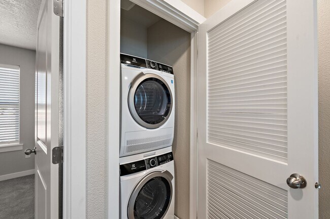 Foto del edificio - Cute SW Boise Townhome
