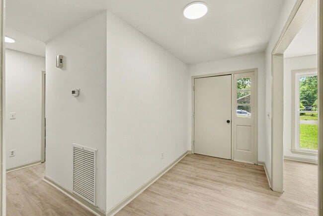 Building Photo - 130 Sandtrap Rd