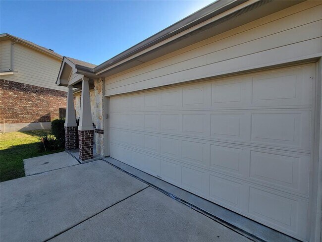 Building Photo - 3205 Mildura Cove