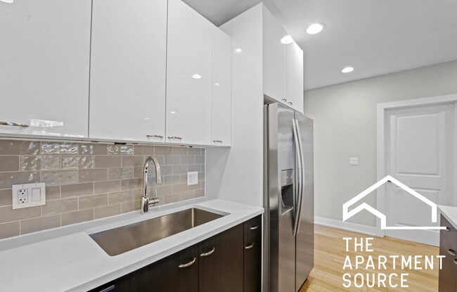 Foto del edificio - 1337 W Walton St