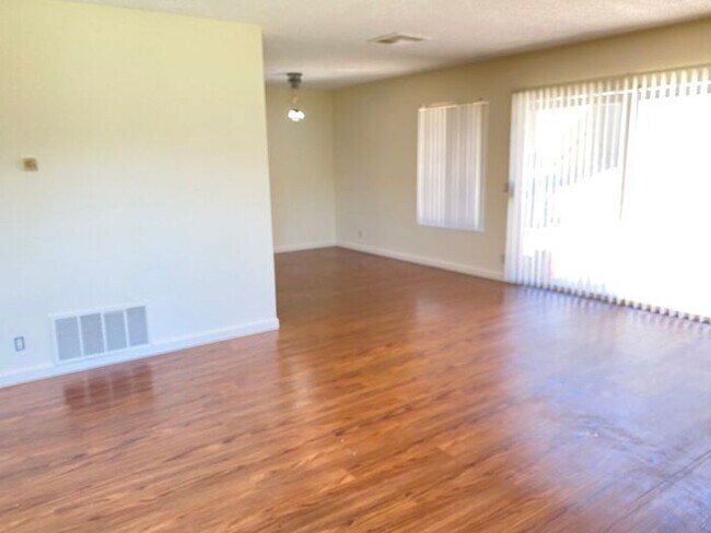 Building Photo - 6880 Bear River Row