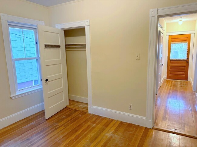 Building Photo - 15 Ashland St