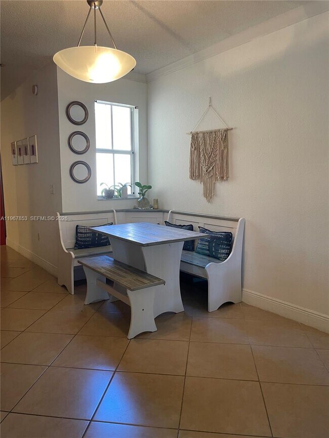 Building Photo - 2445 Centergate Dr