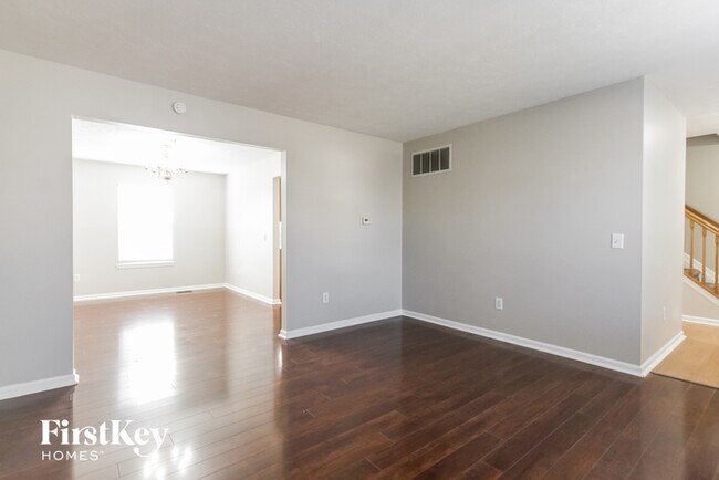 Building Photo - 8630 Rapp Dr