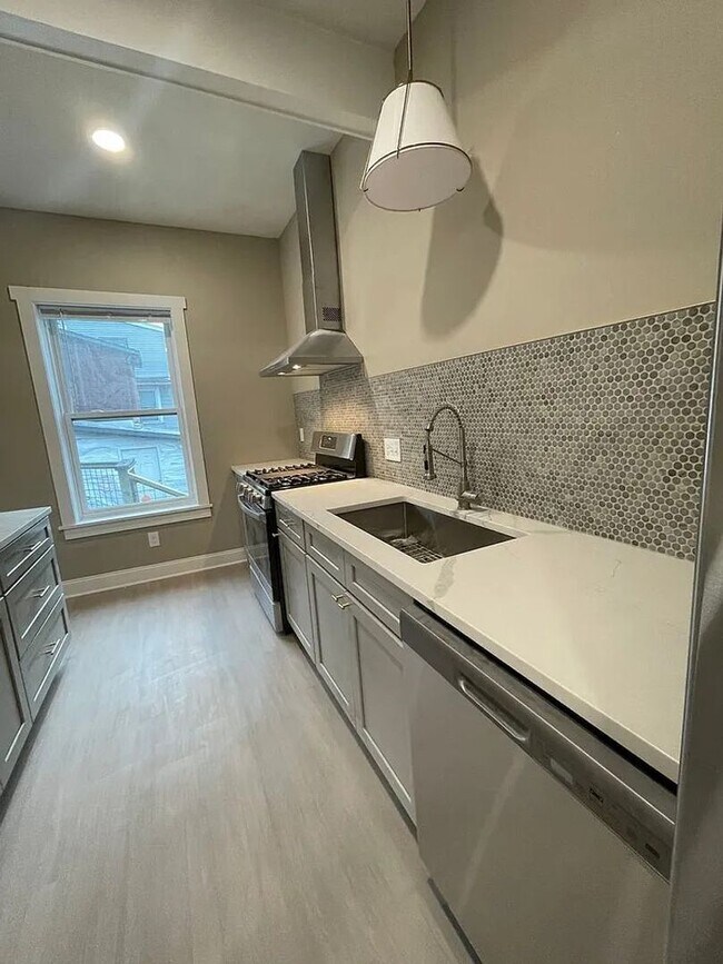 Foto del edificio - Available Newly Renovated 2 Bedroom and 1....