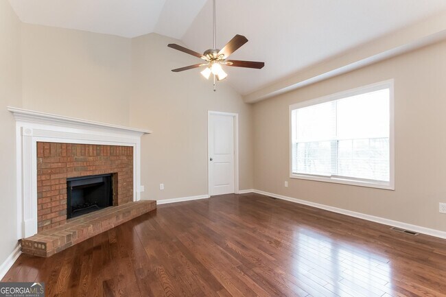 Foto del edificio - 682 Euharlee Rd SW