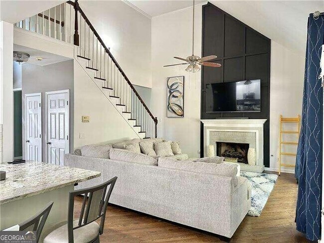 Foto del edificio - 3338 Hackmatack Dr NW