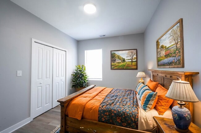 Building Photo - "Charming 3-Bed, 2-Bath Duplex on North Ta...