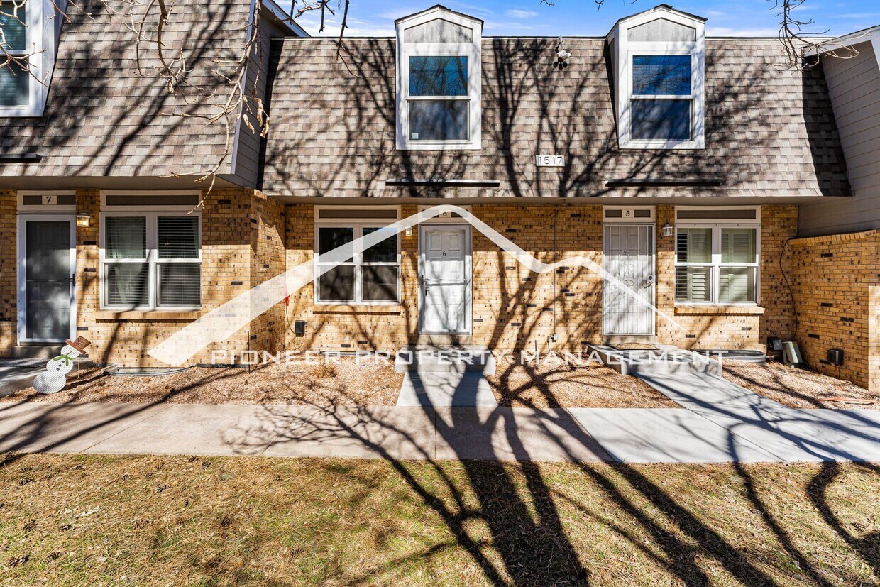 Primary Photo - Updated Condo With 2 Covered Parking Spots...
