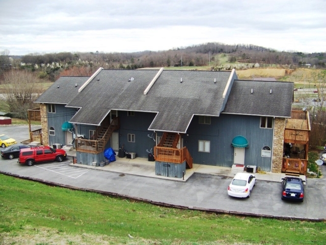 Primary Photo - Seaton Hill Apartments