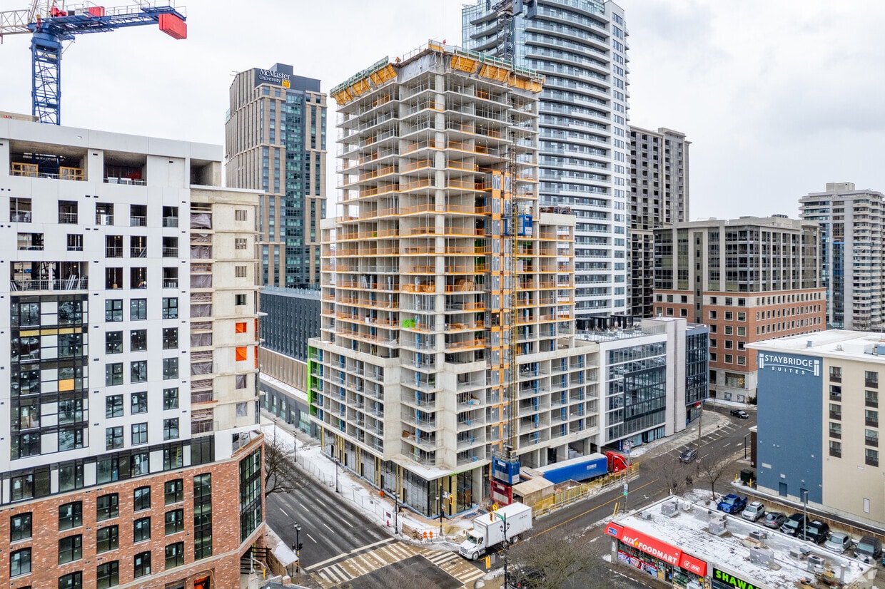 Building Photo - The Monarch