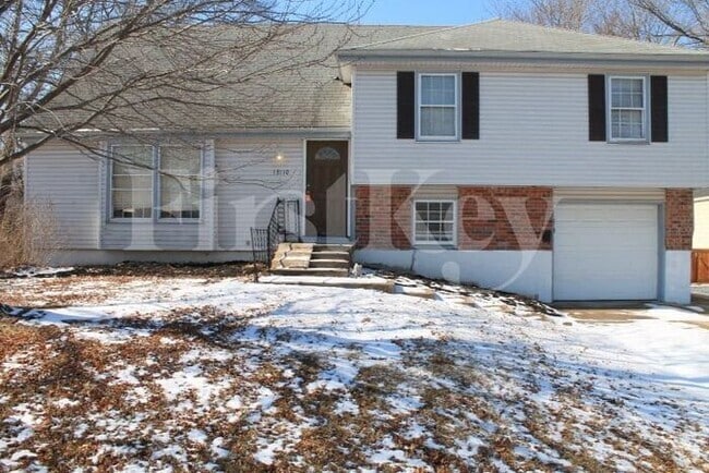 Building Photo - 13110 Donnelly Ave