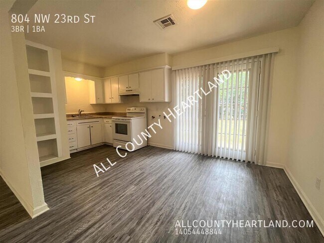 Building Photo - 804 NW 23rd St