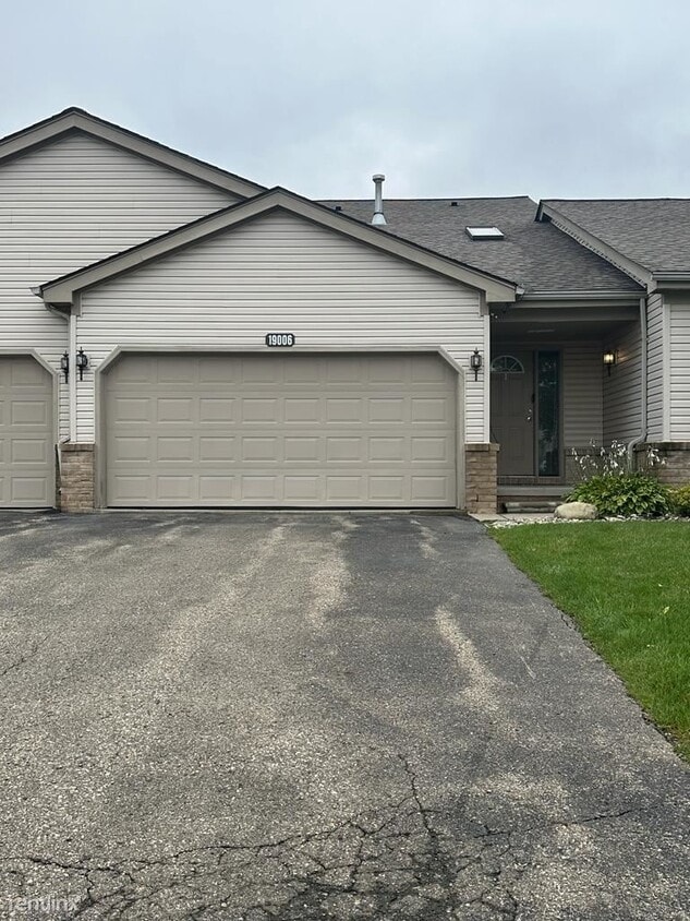 2 br, 1.5 bath Condo 19006 Wilson St Condo for Rent in Grand Blanc