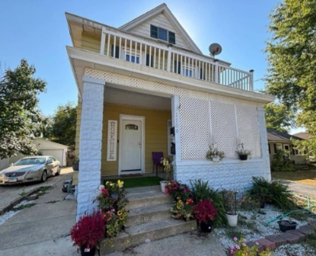 Primary Photo - 1100 E Corrington Ave