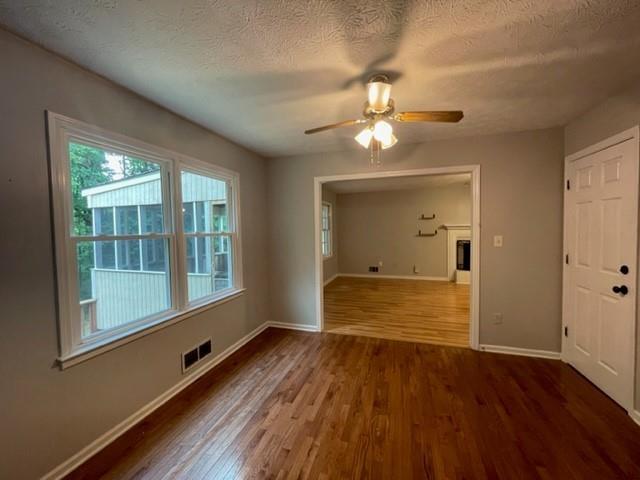 Building Photo - 2800 Trotters Pointe Dr