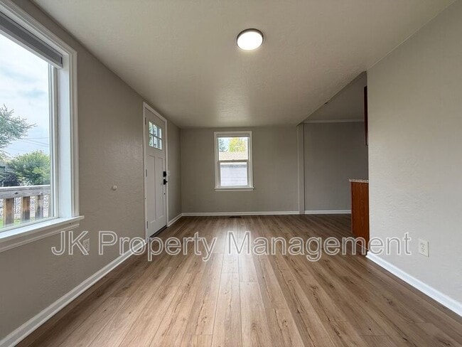 Building Photo - 1716 6th St NW