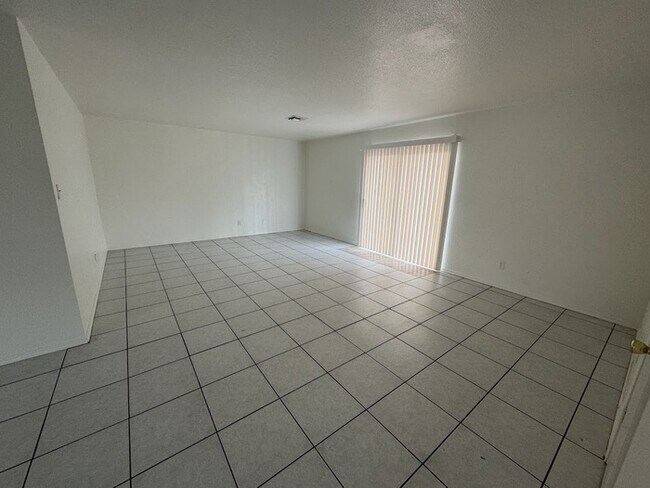Foto del edificio - 5502 W Catalina Dr