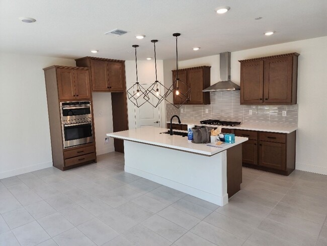 Building Photo - Introducing Your New Dream Home