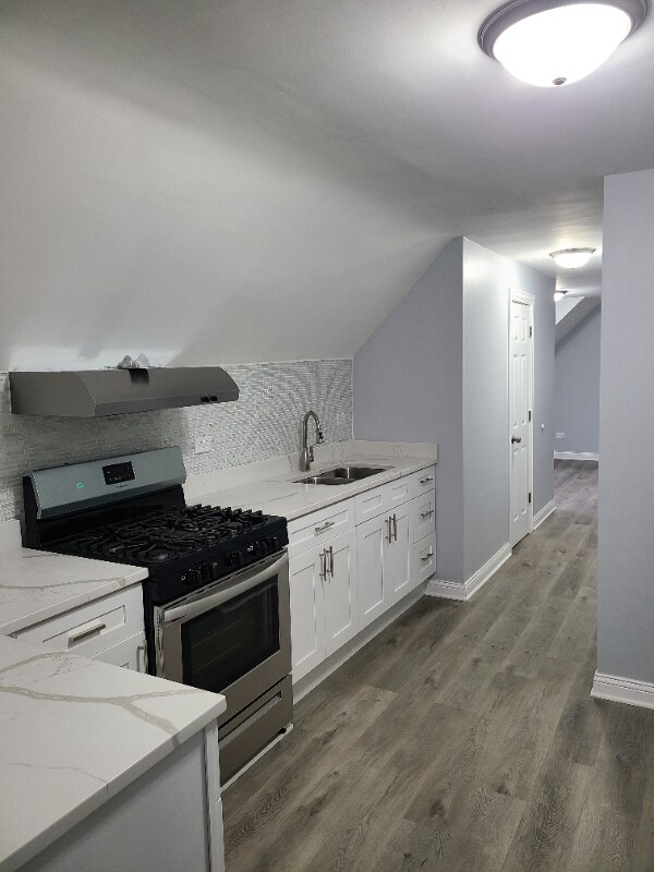 Primary Photo - 2913 N Elston Ave