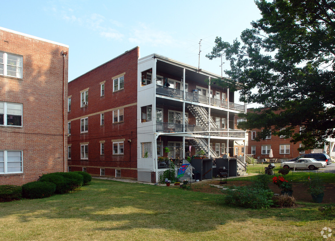 Building Photo - 912 Hamilton Blvd