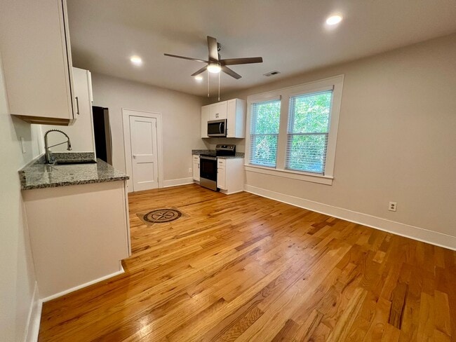 Building Photo - 35 Perry Ave