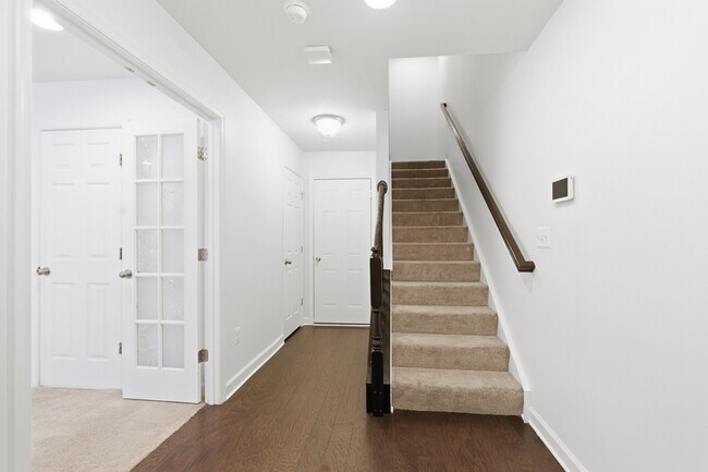 Foto del edificio - 3042 Mia Ln