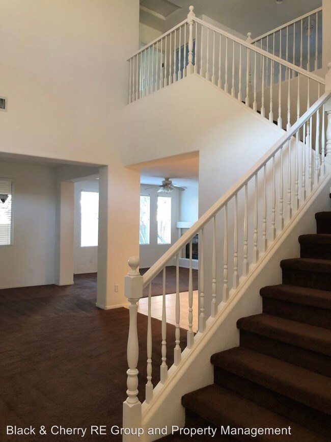 Building Photo - 3 br, 2.5 bath House - 6222 Sugartree Ave.